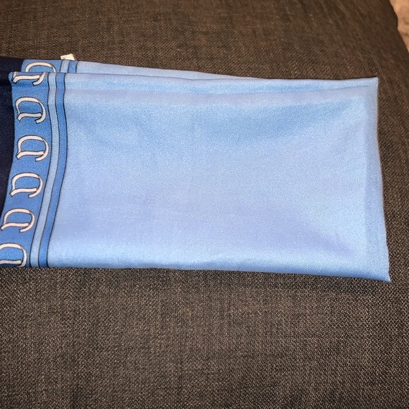 Scarf - Picture 2 of 5